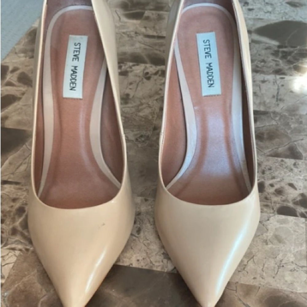 Steve Madden Women's Elegant Beige Heels